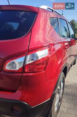 Внедорожник / Кроссовер Nissan Qashqai 2013 в 