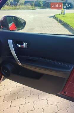 Внедорожник / Кроссовер Nissan Qashqai 2013 в 