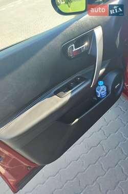 Внедорожник / Кроссовер Nissan Qashqai 2013 в 