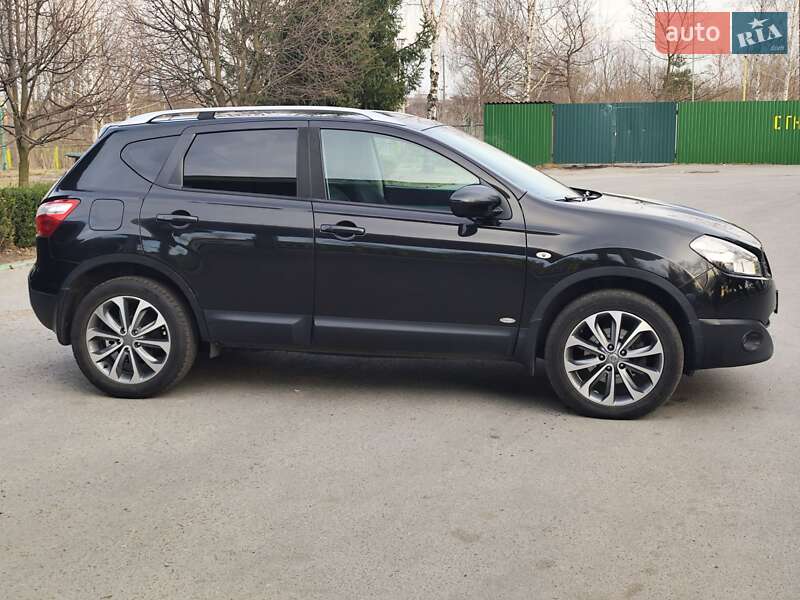 Позашляховик / Кросовер Nissan Qashqai 2011 в Звягелі