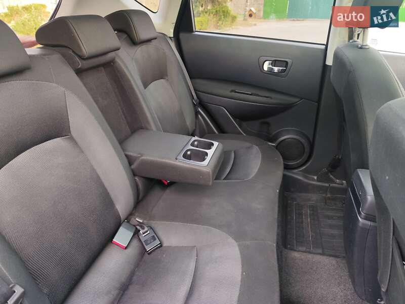 Позашляховик / Кросовер Nissan Qashqai 2011 в Звягелі