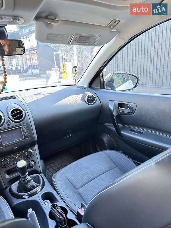 Позашляховик / Кросовер Nissan Qashqai 2013 в Чернівцях