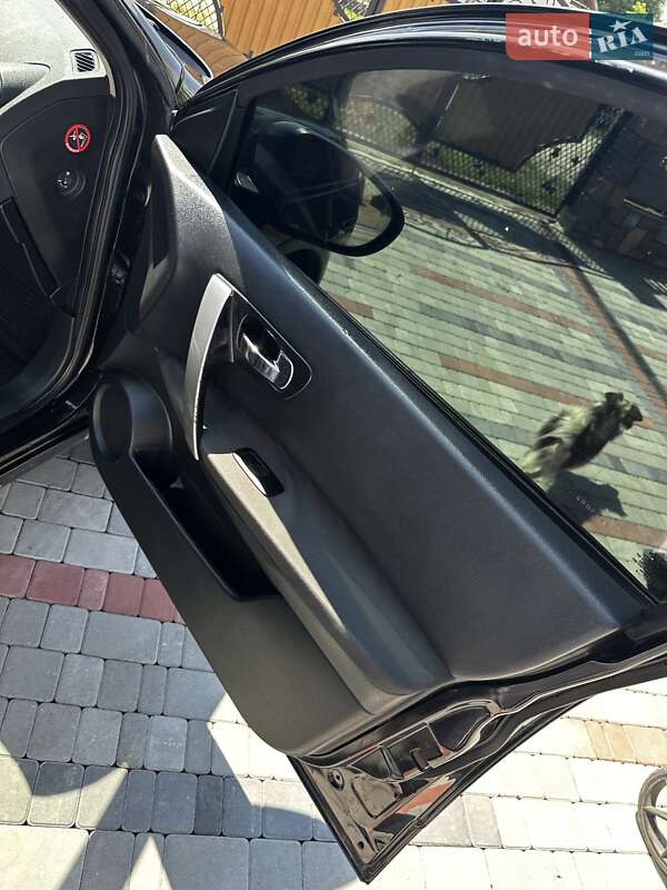 Позашляховик / Кросовер Nissan Qashqai 2009 в Зборові