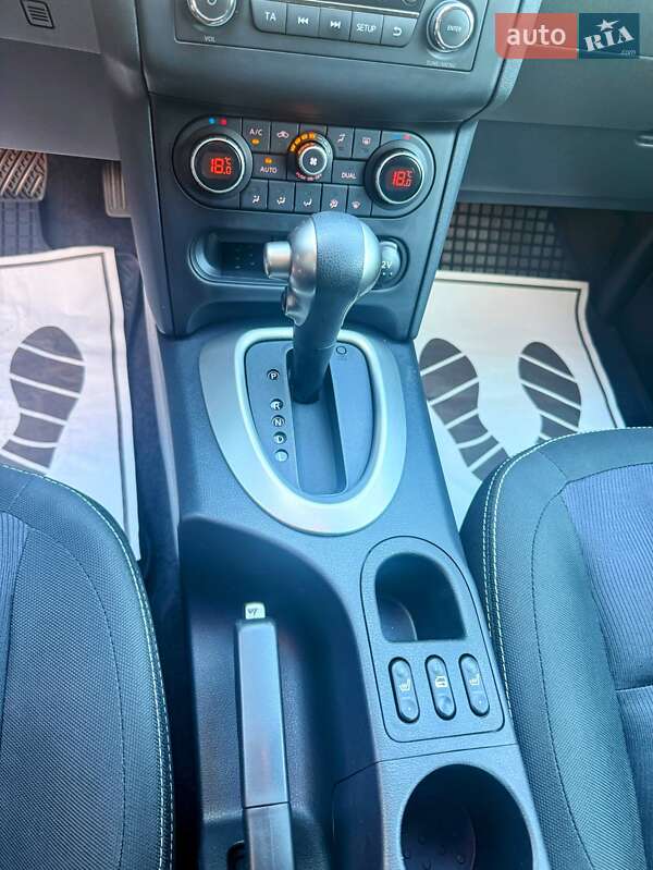 Внедорожник / Кроссовер Nissan Qashqai 2012 в Черновцах