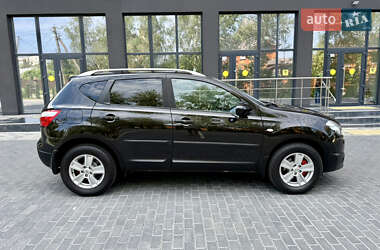 Позашляховик / Кросовер Nissan Qashqai 2010 в 