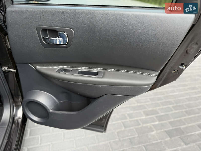 Внедорожник / Кроссовер Nissan Qashqai 2010 в Полтаве