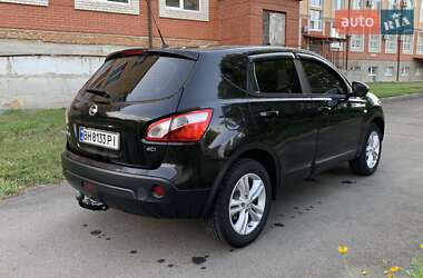 Внедорожник / Кроссовер Nissan Qashqai 2012 в 