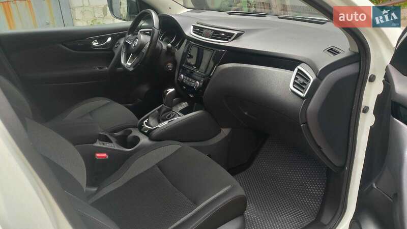 Внедорожник / Кроссовер Nissan Qashqai 2020 в Киеве