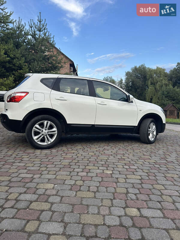 Внедорожник / Кроссовер Nissan Qashqai 2010 в Львове