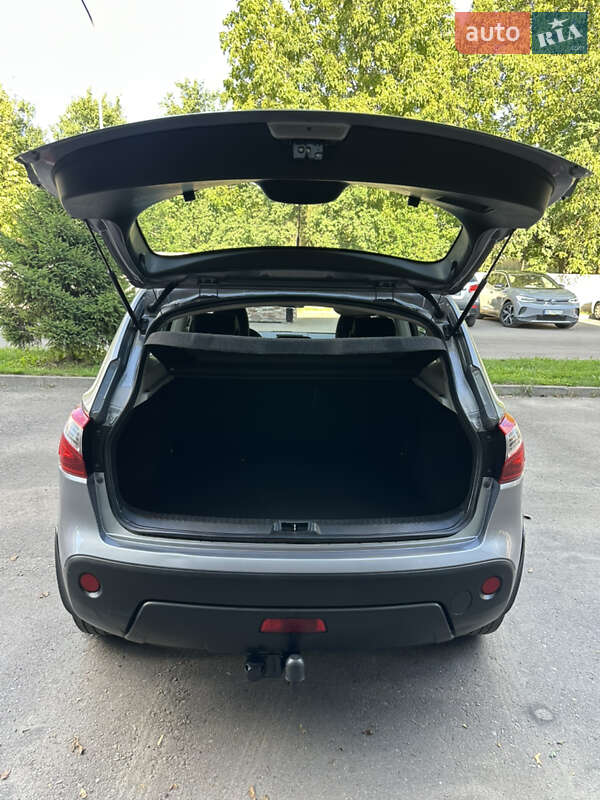 Позашляховик / Кросовер Nissan Qashqai 2012 в Рівному