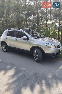 Внедорожник / Кроссовер Nissan Qashqai 2010 в Тернополе