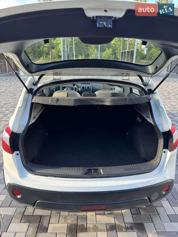 Внедорожник / Кроссовер Nissan Qashqai 2011 в Каневе