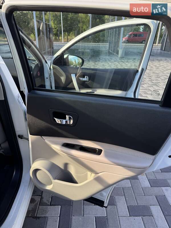 Внедорожник / Кроссовер Nissan Qashqai 2011 в Каневе