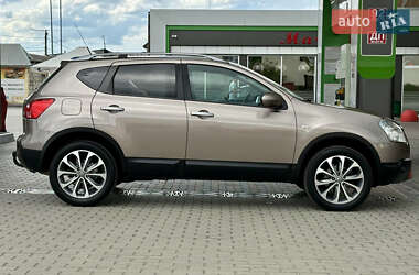 Внедорожник / Кроссовер Nissan Qashqai 2010 в 