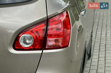 Внедорожник / Кроссовер Nissan Qashqai 2010 в 
