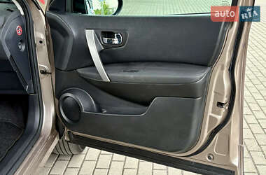 Внедорожник / Кроссовер Nissan Qashqai 2010 в 