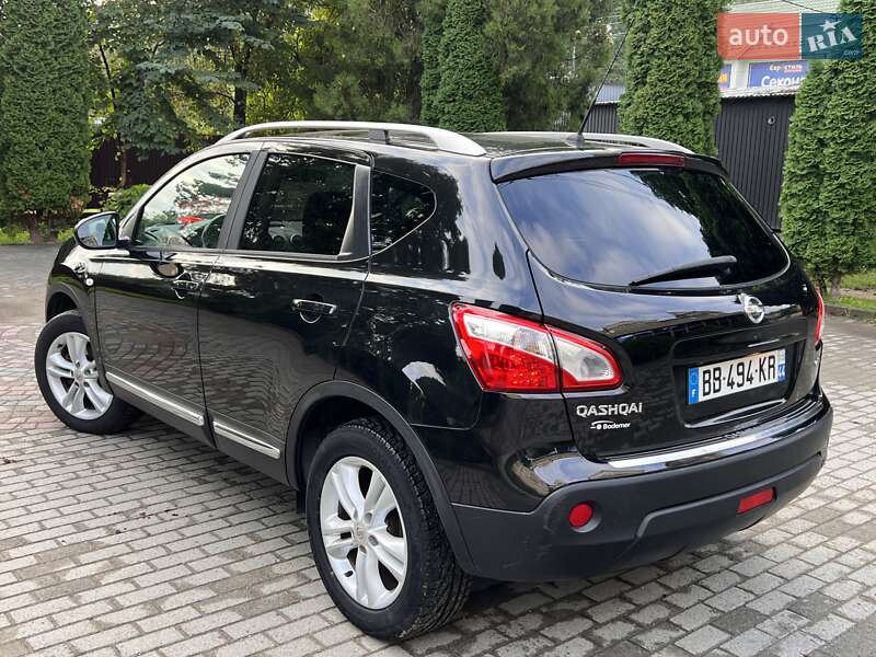 Внедорожник / Кроссовер Nissan Qashqai 2010 в Черновцах