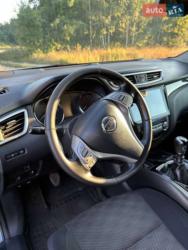 Позашляховик / Кросовер Nissan Qashqai 2016 в Камені-Каширському
