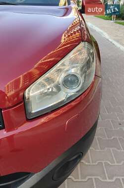 Внедорожник / Кроссовер Nissan Qashqai 2012 в 