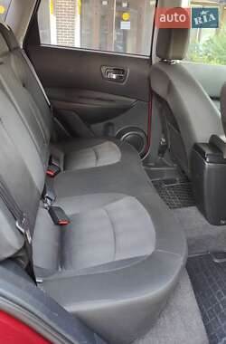 Внедорожник / Кроссовер Nissan Qashqai 2012 в 