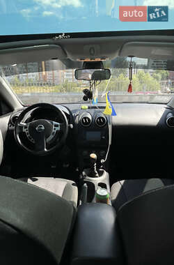 Внедорожник / Кроссовер Nissan Qashqai 2012 в 