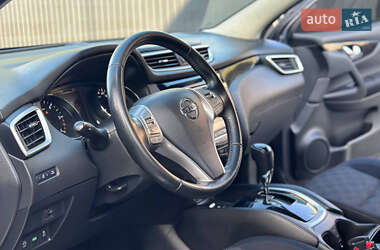 Позашляховик / Кросовер Nissan Qashqai 2017 в 