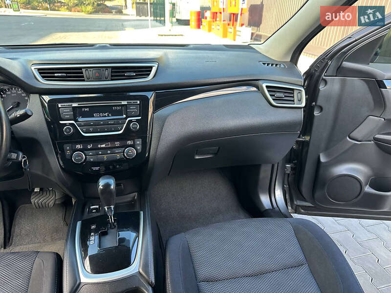 Внедорожник / Кроссовер Nissan Qashqai 2017 в Днепре