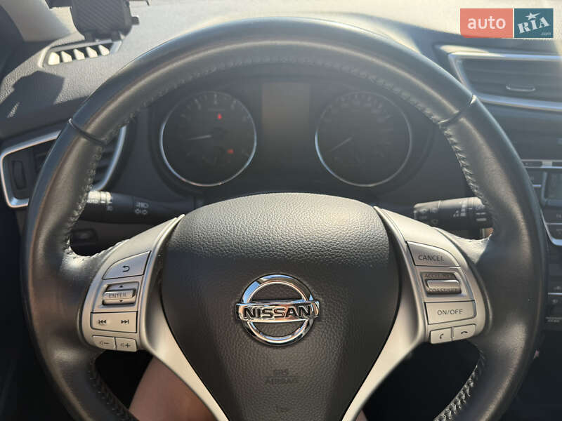 Внедорожник / Кроссовер Nissan Qashqai 2016 в Киеве