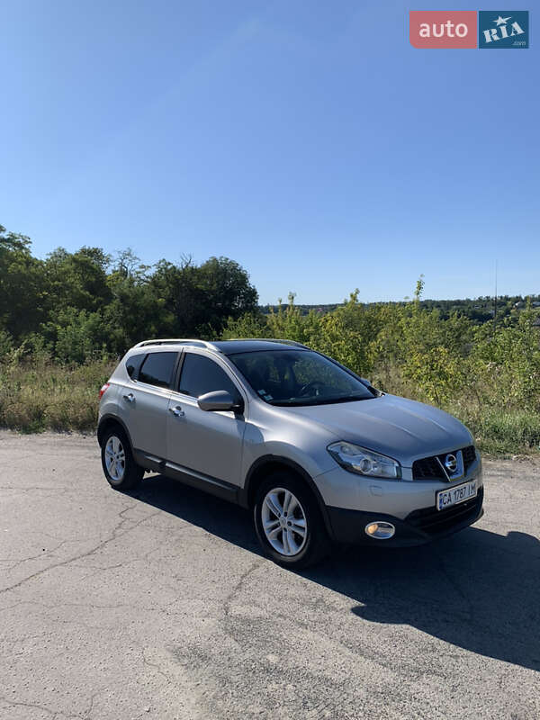 Внедорожник / Кроссовер Nissan Qashqai 2010 в Умани