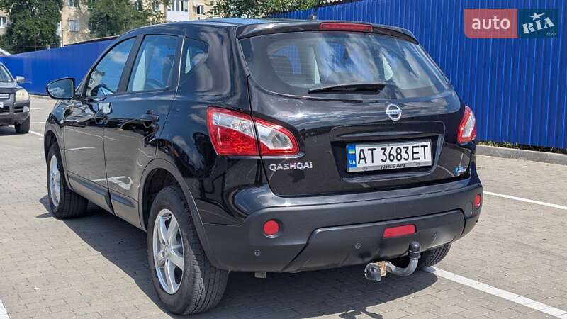 Позашляховик / Кросовер Nissan Qashqai 2010 в Калуші