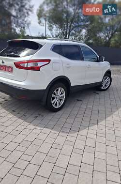 Внедорожник / Кроссовер Nissan Qashqai 2015 в 
