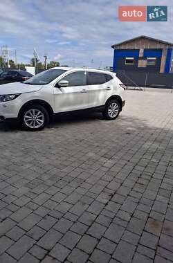 Внедорожник / Кроссовер Nissan Qashqai 2015 в 