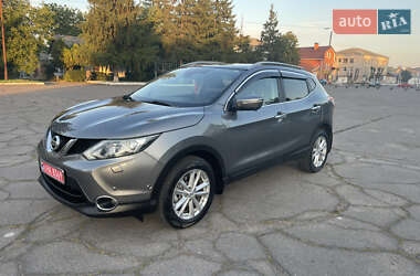 Внедорожник / Кроссовер Nissan Qashqai 2014 в 
