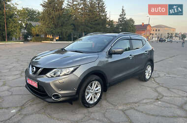 Внедорожник / Кроссовер Nissan Qashqai 2014 в 