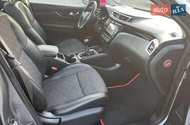 Внедорожник / Кроссовер Nissan Qashqai 2014 в 