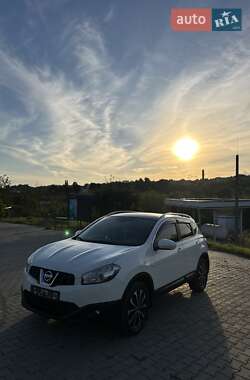 Позашляховик / Кросовер Nissan Qashqai 2012 в Чернівцях