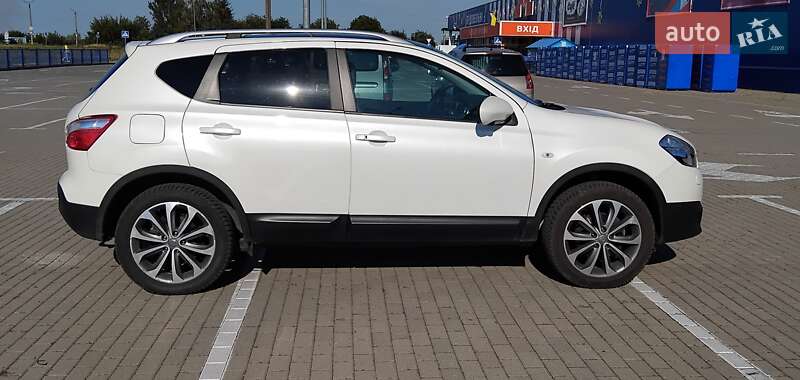 Внедорожник / Кроссовер Nissan Qashqai 2013 в Нововолынске
