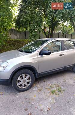 Внедорожник / Кроссовер Nissan Qashqai 2009 в Зборове