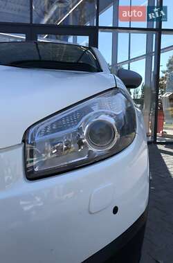 Внедорожник / Кроссовер Nissan Qashqai 2011 в 