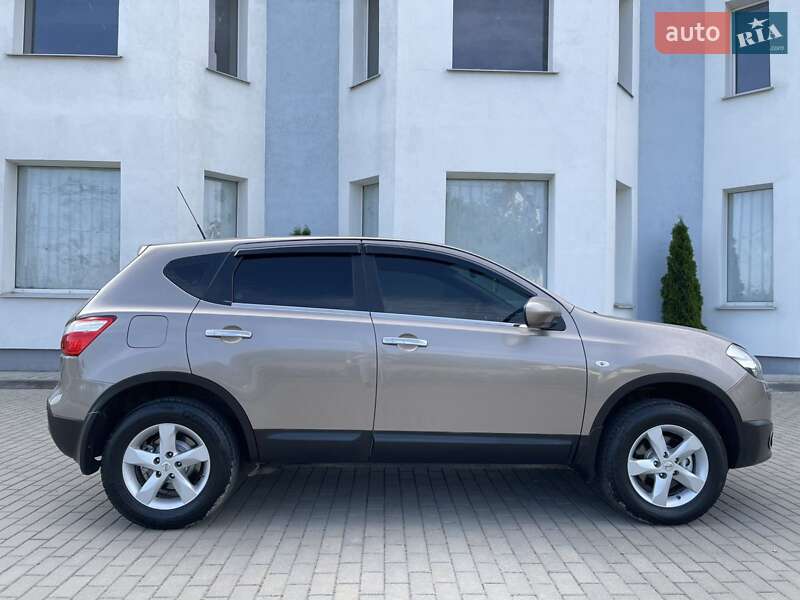 Позашляховик / Кросовер Nissan Qashqai 2011 в Житомирі