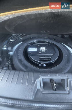Внедорожник / Кроссовер Nissan Qashqai 2012 в 