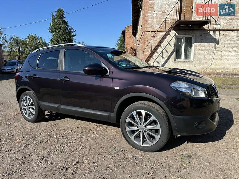 Внедорожник / Кроссовер Nissan Qashqai 2010 в Лебедине