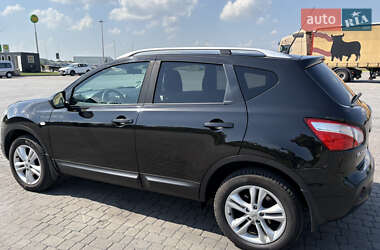 Внедорожник / Кроссовер Nissan Qashqai 2012 в 