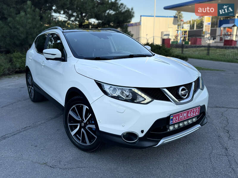 Внедорожник / Кроссовер Nissan Qashqai 2015 в Полтаве