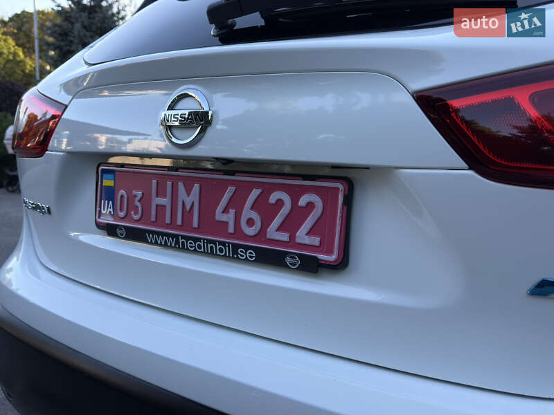 Внедорожник / Кроссовер Nissan Qashqai 2015 в Полтаве