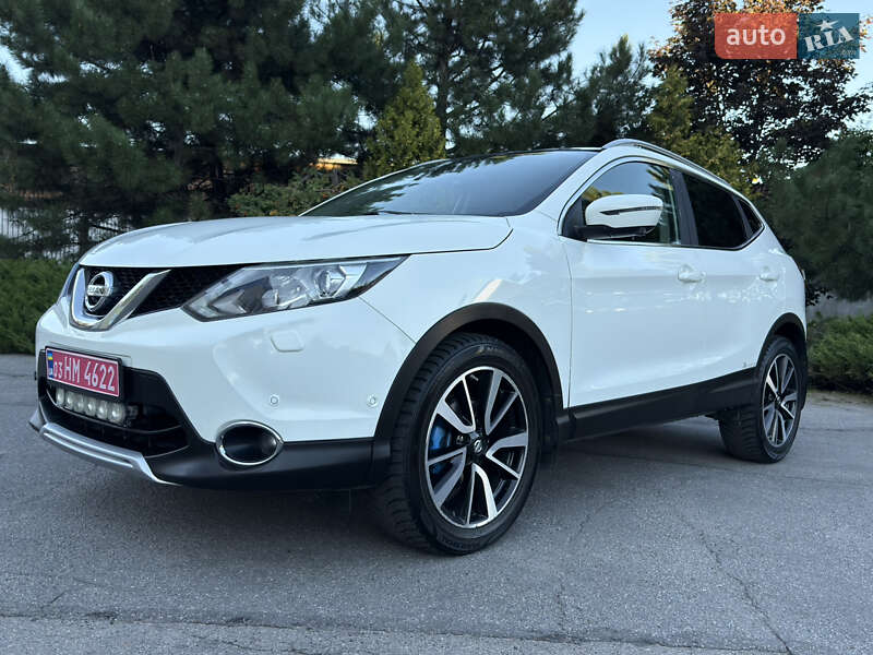Внедорожник / Кроссовер Nissan Qashqai 2015 в Полтаве
