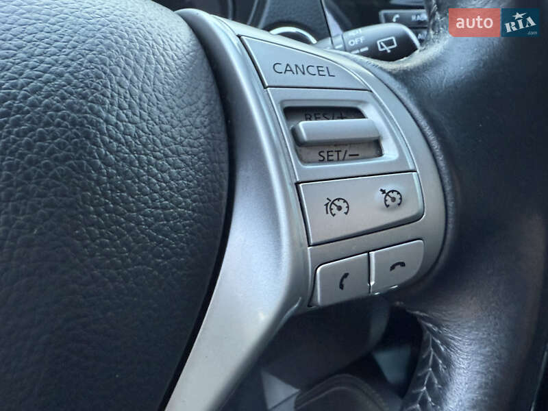 Внедорожник / Кроссовер Nissan Qashqai 2015 в Полтаве