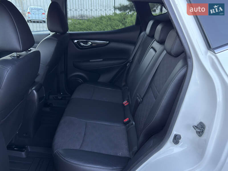 Внедорожник / Кроссовер Nissan Qashqai 2015 в Полтаве