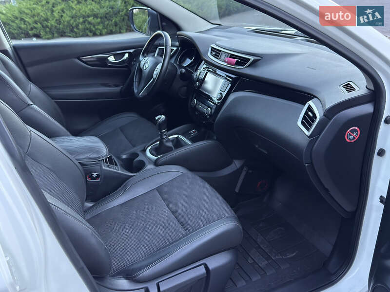 Внедорожник / Кроссовер Nissan Qashqai 2015 в Полтаве