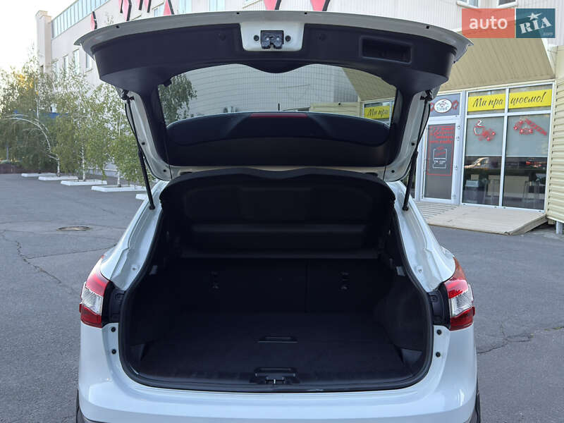 Внедорожник / Кроссовер Nissan Qashqai 2015 в Полтаве